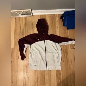 Nike therma fit size xl